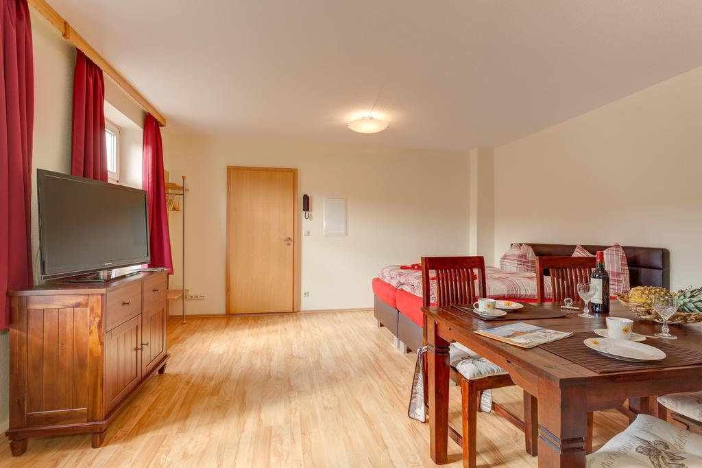 Altstadt Ferienwohnung นอยรุพพิน ภายนอก รูปภาพ
